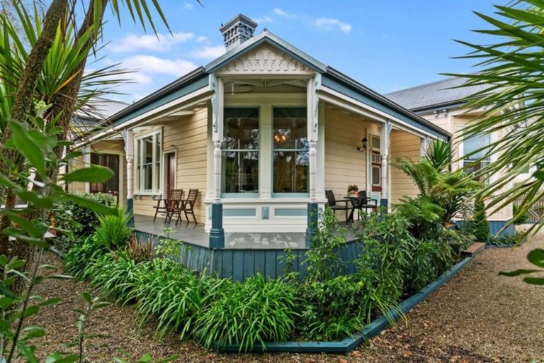 Photo of property in 20 Queen Street, Cambridge, 3434