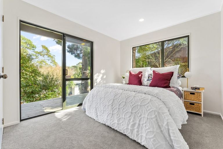 Photo of property in 2/21 Tobruk Crescent, Milford, Auckland, 0620