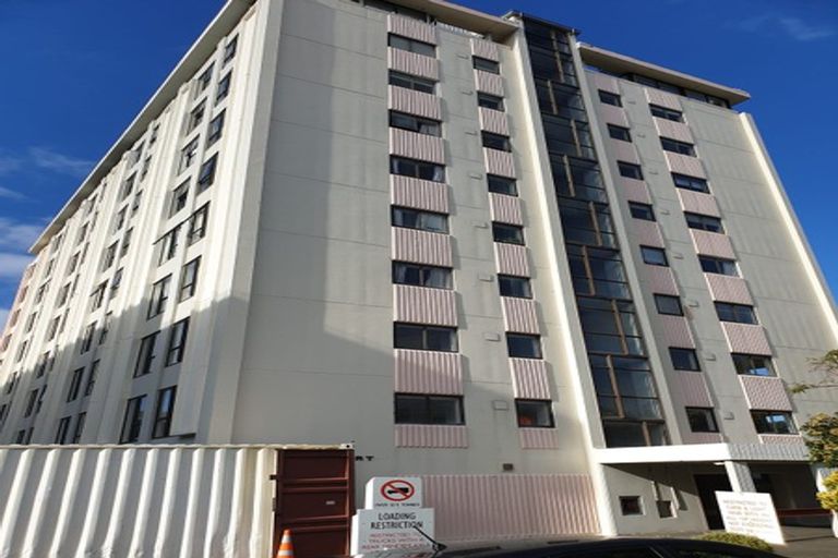 Photo of property in Hobson Court Flats, 11/70 Hobson Street, Thorndon, Wellington, 6011