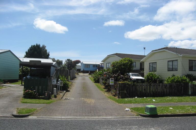 Photo of property in 1/6 Maplesden Drive, Clendon Park, Auckland, 2103