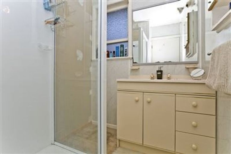 Photo of property in 44 Trinidad Road, Sunnynook, Auckland, 0620