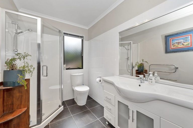 Photo of property in 2 Grenache Place, Rototuna, Hamilton, 3210