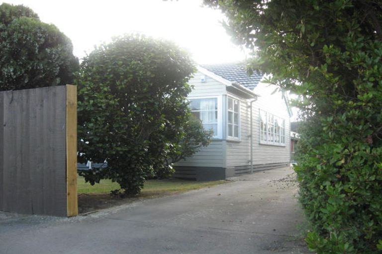 Photo of property in 16 Middleton Road, Upper Riccarton, Christchurch, 8041