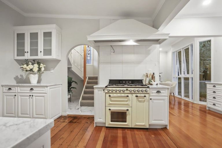 Photo of property in 60 Princes Street, Northcote Point, Auckland, 0627