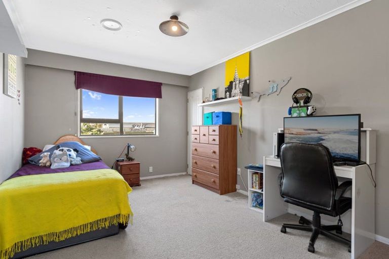 Photo of property in 15 Pemberton Crescent, Greerton, Tauranga, 3112