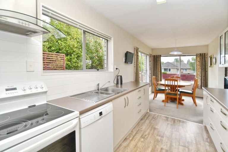 Photo of property in 24 Jenkins Avenue, Redwood, Christchurch, 8051