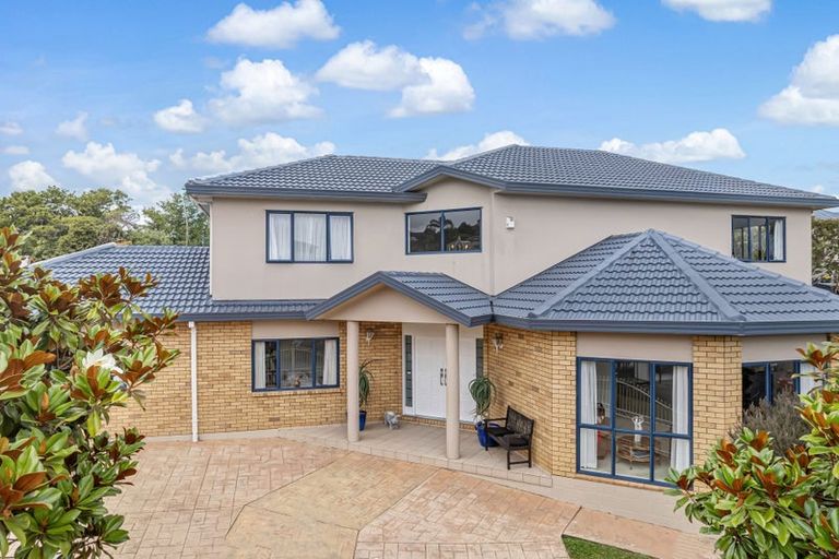 Photo of property in 19 Belleaire Court, West Harbour, Auckland, 0618