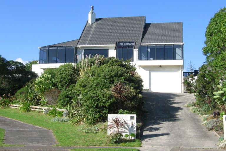 Photo of property in 13 Frances Street, Waikanae Beach, Waikanae, 5036