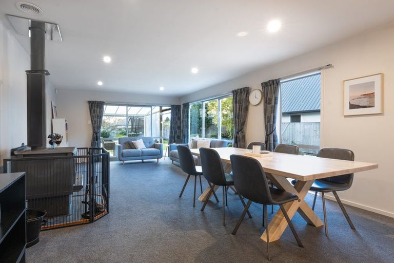 Photo of property in 7 Goodall Place, Redwood, Christchurch, 8051