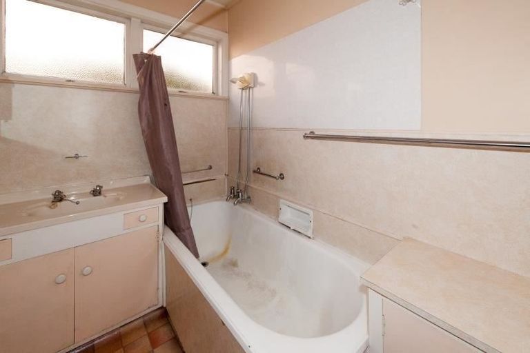 Photo of property in 70 Matipo Street, Riccarton, Christchurch, 8041