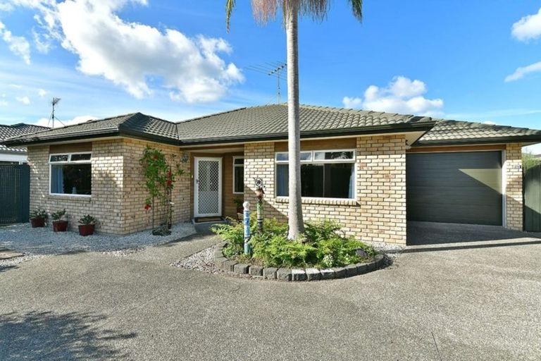 Photo of property in 29 Dan Tori Place, Orewa, 0931