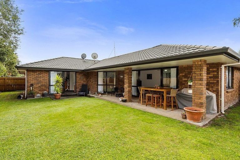 Photo of property in 64 Nielsen Gardens, Rototuna, Hamilton, 3210