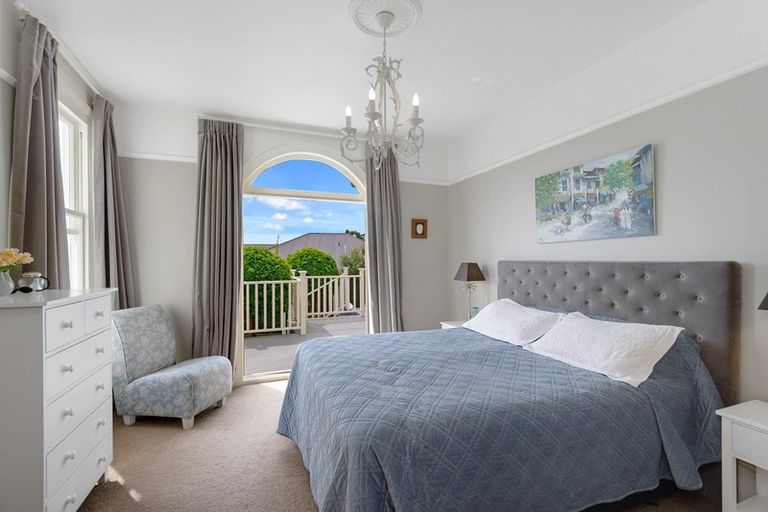 Photo of property in 15 Hackthorne Road, Cashmere, Christchurch, 8022