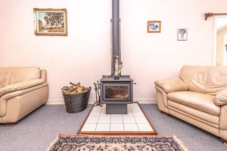 Photo of property in 42 Gloag Street, Waverley, 4510