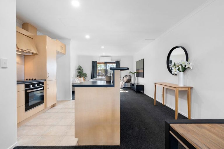 Photo of property in 3/4 Charlenne Close, Ranui, Auckland, 0612