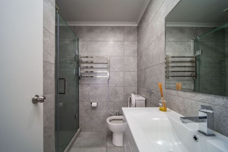 Photo of property in 31a Chieftain Rise, Goodwood Heights, Auckland, 2105