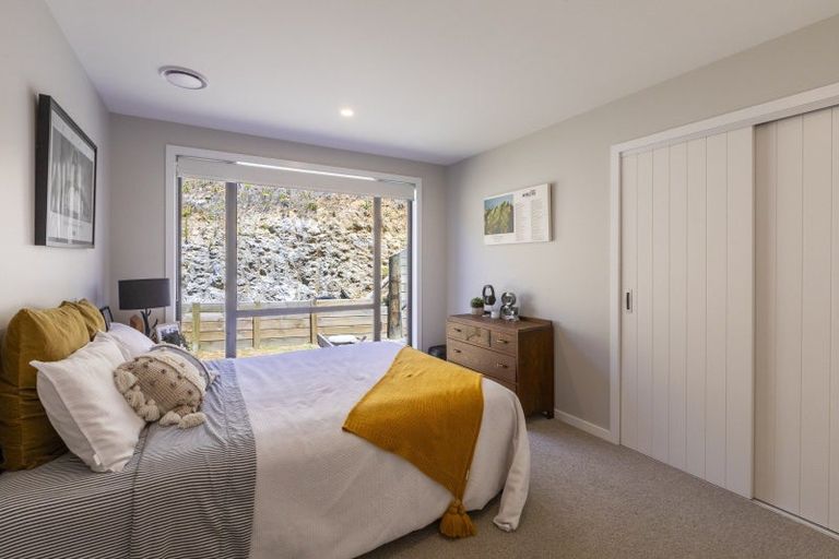 Photo of property in 75 Oak Road, Poraiti, Napier, 4112