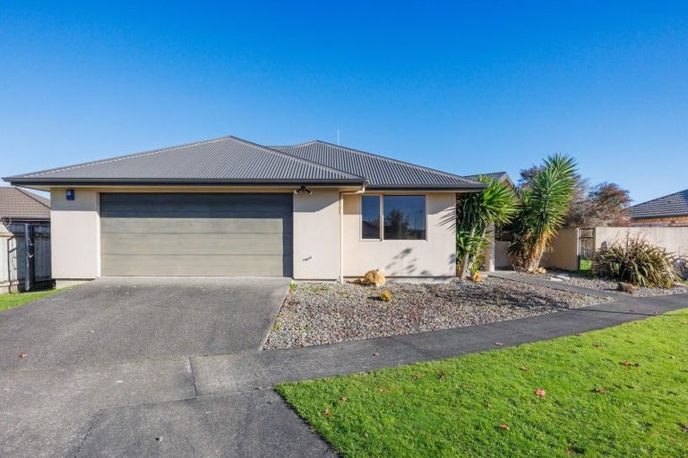 Photo of property in 21 Cleveland Heights, Kelvin Grove, Palmerston North, 4414