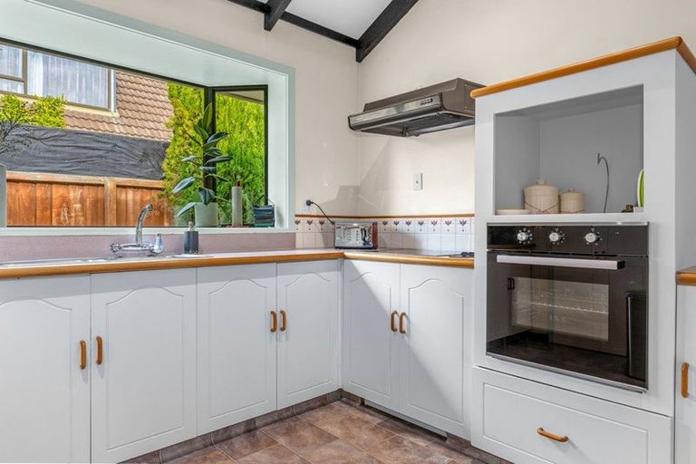 Photo of property in 50 Royal Park Drive, Parklands, Christchurch, 8083