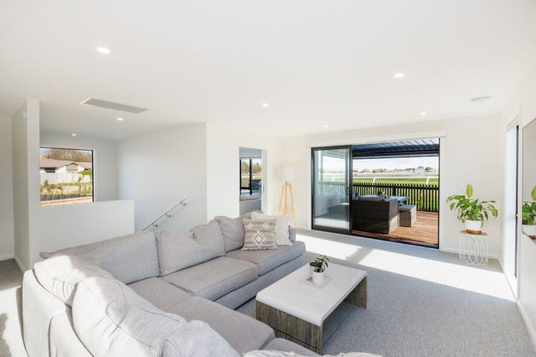 Photo of property in 11 Mangatainoka Lane, Awapuni, Palmerston North, 4412