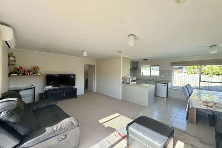 Photo of property in 17 Heaphy Street, Westown, New Plymouth, 4310