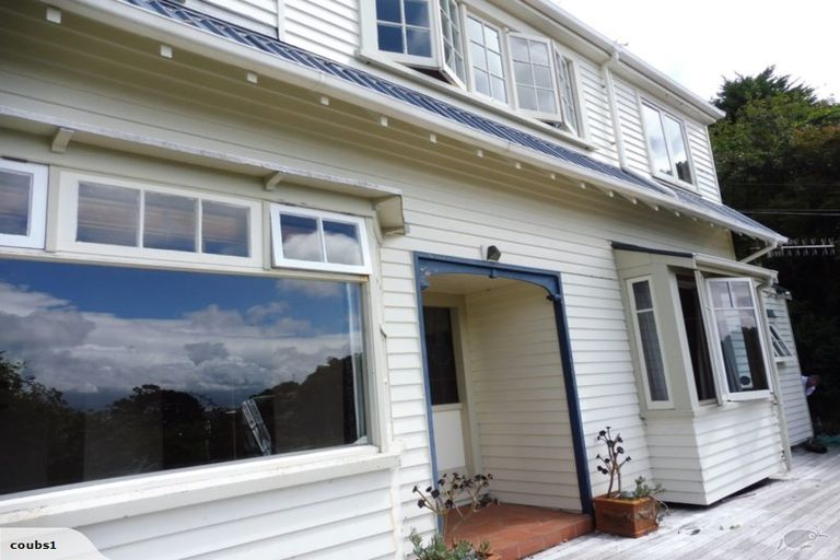 Photo of property in 39 Northland Road, Northland, Wellington, 6012