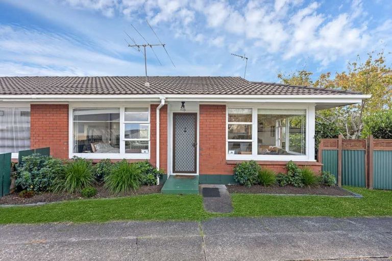 Photo of property in 1/14 Stanniland Street, Sunnyhills, Auckland, 2010