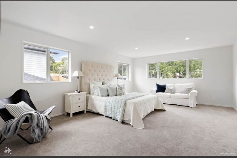 Photo of property in 513d West Coast Road, Glen Eden, Auckland, 0602