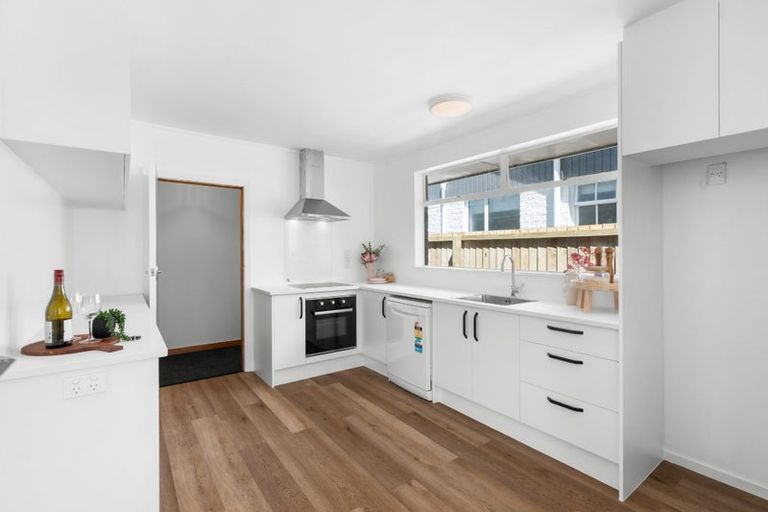 Photo of property in 2 Moorpark Place, Ilam, Christchurch, 8041