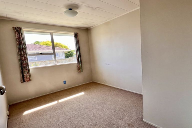 Photo of property in 32 Casuarina Road, Half Moon Bay, Auckland, 2012