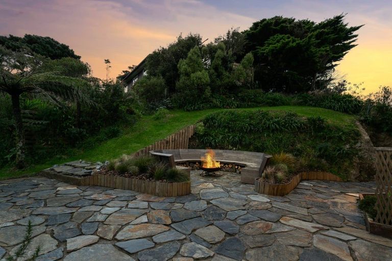 Photo of property in 116 Nicholson Road, Khandallah, Wellington, 6035