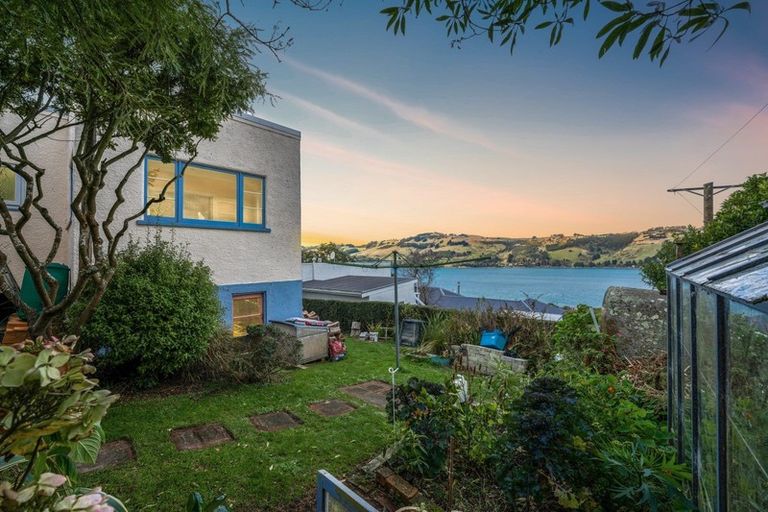 Photo of property in 23 Ascog Road, Ravensbourne, Dunedin, 9022