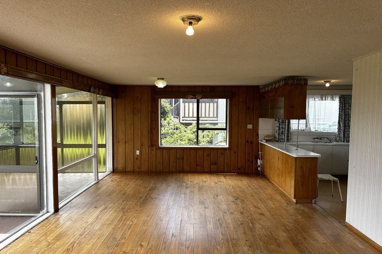 Photo of property in 1292 Whangaparaoa Road, Army Bay, Whangaparaoa, 0930