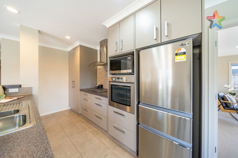 Photo of property in 27 Simpson Crescent, Raumati Beach, Paraparaumu, 5032