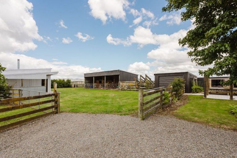 Photo of property in 14 Aerodrome Road, Dannevirke, 4972