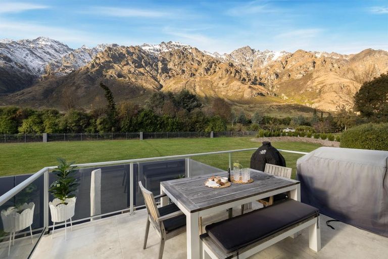Photo of property in 2 Tasman Terrace, Drift Bay, Queenstown, 9371
