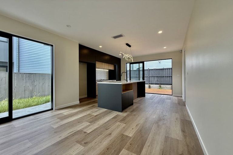 Photo of property in 138 Vintry Drive, Kumeu, 0810