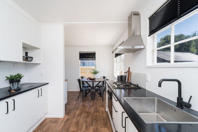 Photo of property in 12 Motuoapa Place, Kelvin Grove, Palmerston North, 4414