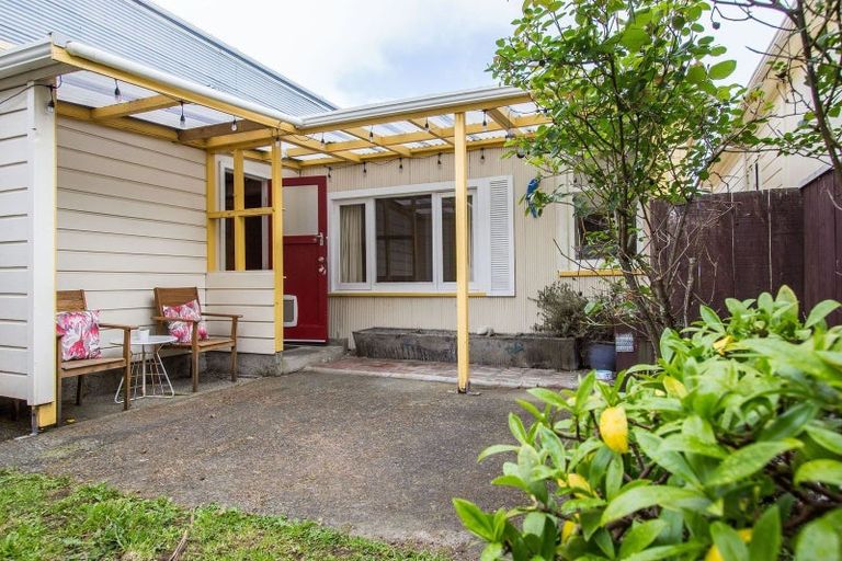 Photo of property in 28 Luxford Street, Berhampore, Wellington, 6023
