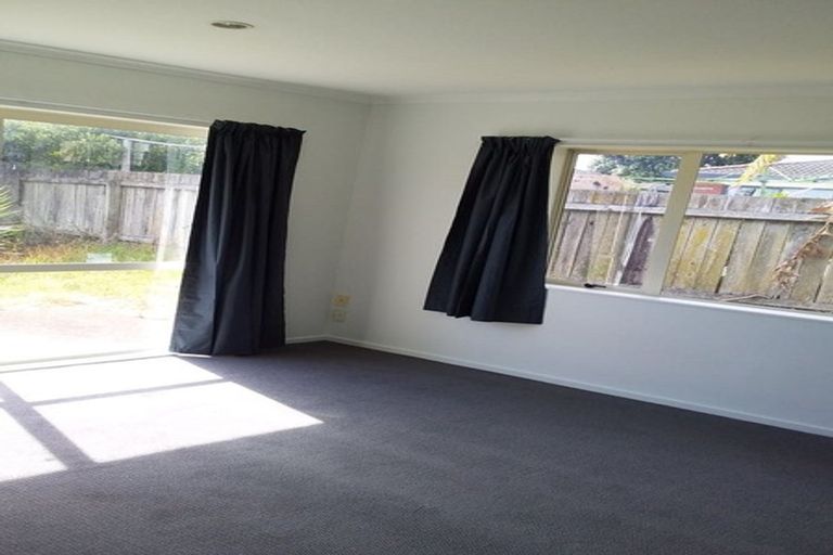 Photo of property in 14 Brook Haven Rise, Clendon Park, Auckland, 2103