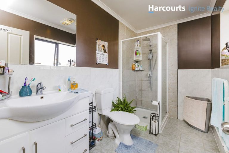 Photo of property in 48 Robert Ross Place, Clendon Park, Auckland, 2103