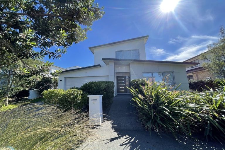 Photo of property in 17 Caldera Drive, Long Bay, Auckland, 0630
