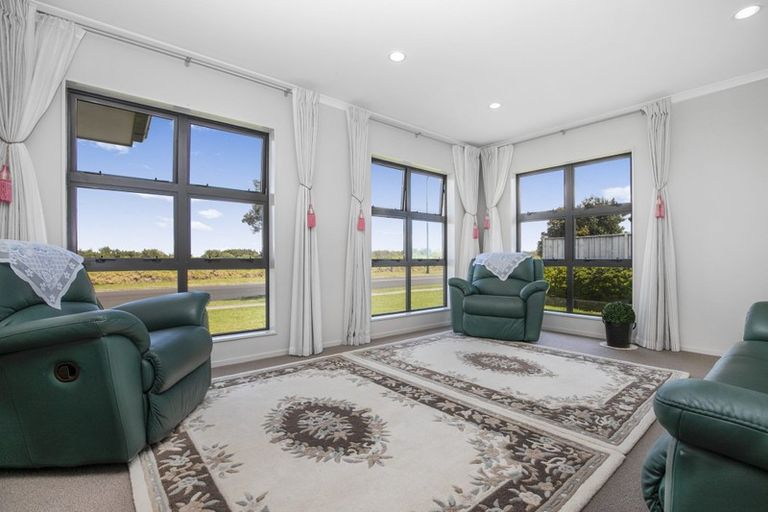 Photo of property in 3 Manene Street, Wattle Downs, Auckland, 2103