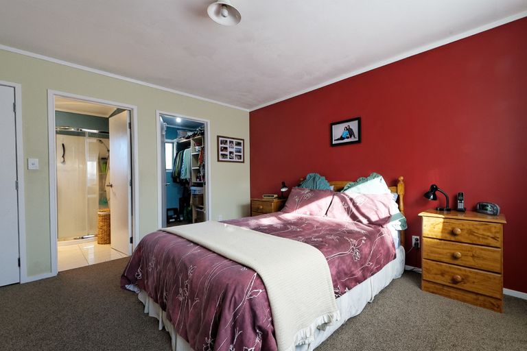 Photo of property in 2 Libra Street, Glen Eden, Auckland, 0602