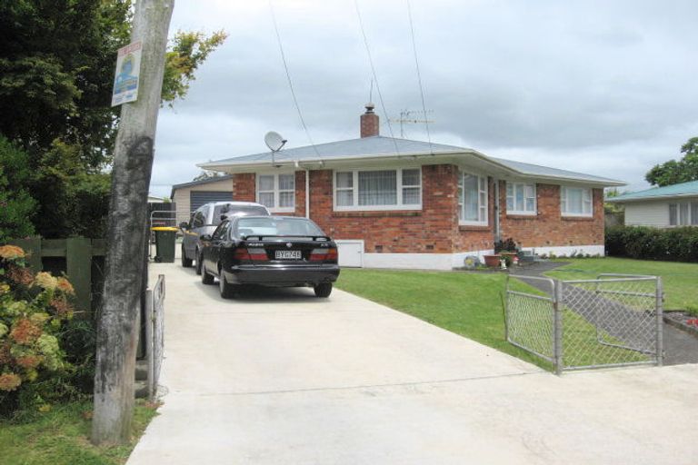 Photo of property in 28 Rosehill Drive, Rosehill, Papakura, 2113