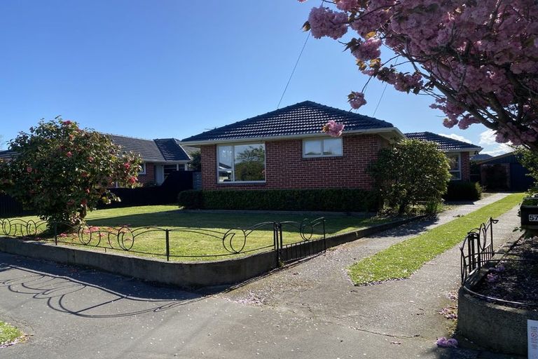Photo of property in 57 Liverton Crescent, Bishopdale, Christchurch, 8053