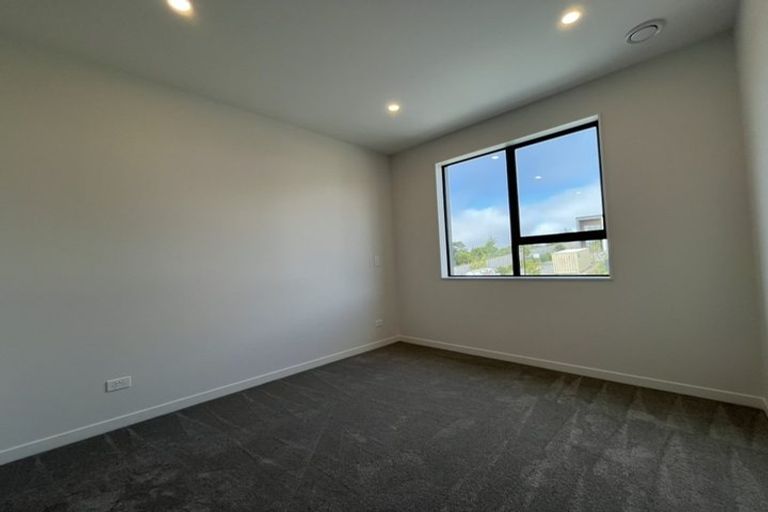 Photo of property in 11 Puihi Crescent, Massey, 0614