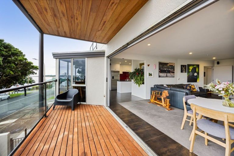 Photo of property in 36 Octavius Place, New Plymouth, 4312