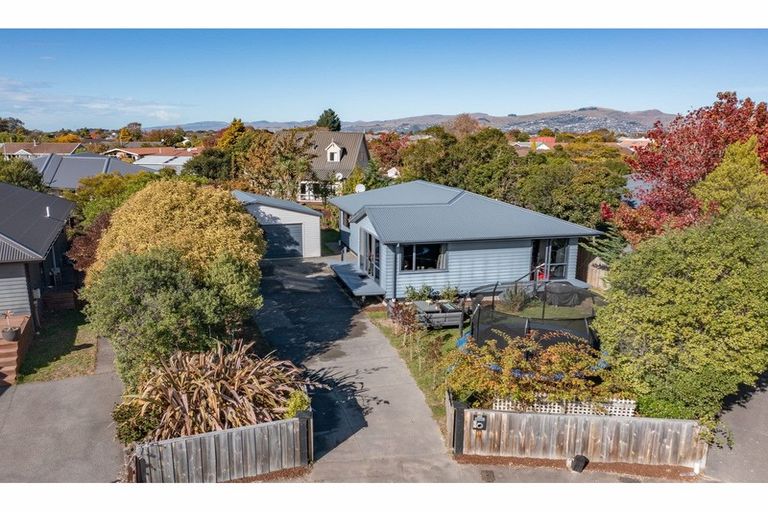 Photo of property in 12 Binstead Place, Avondale, Christchurch, 8061