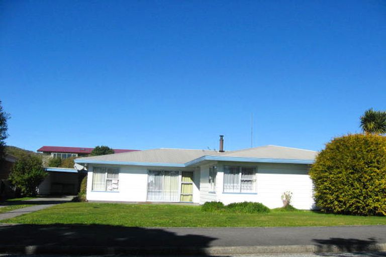 Photo of property in 43 Cowper Street, Greymouth, 7805